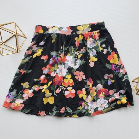ASOS Dresses & Skirts - NWT ASOS Floral Mini Skirt Size 4